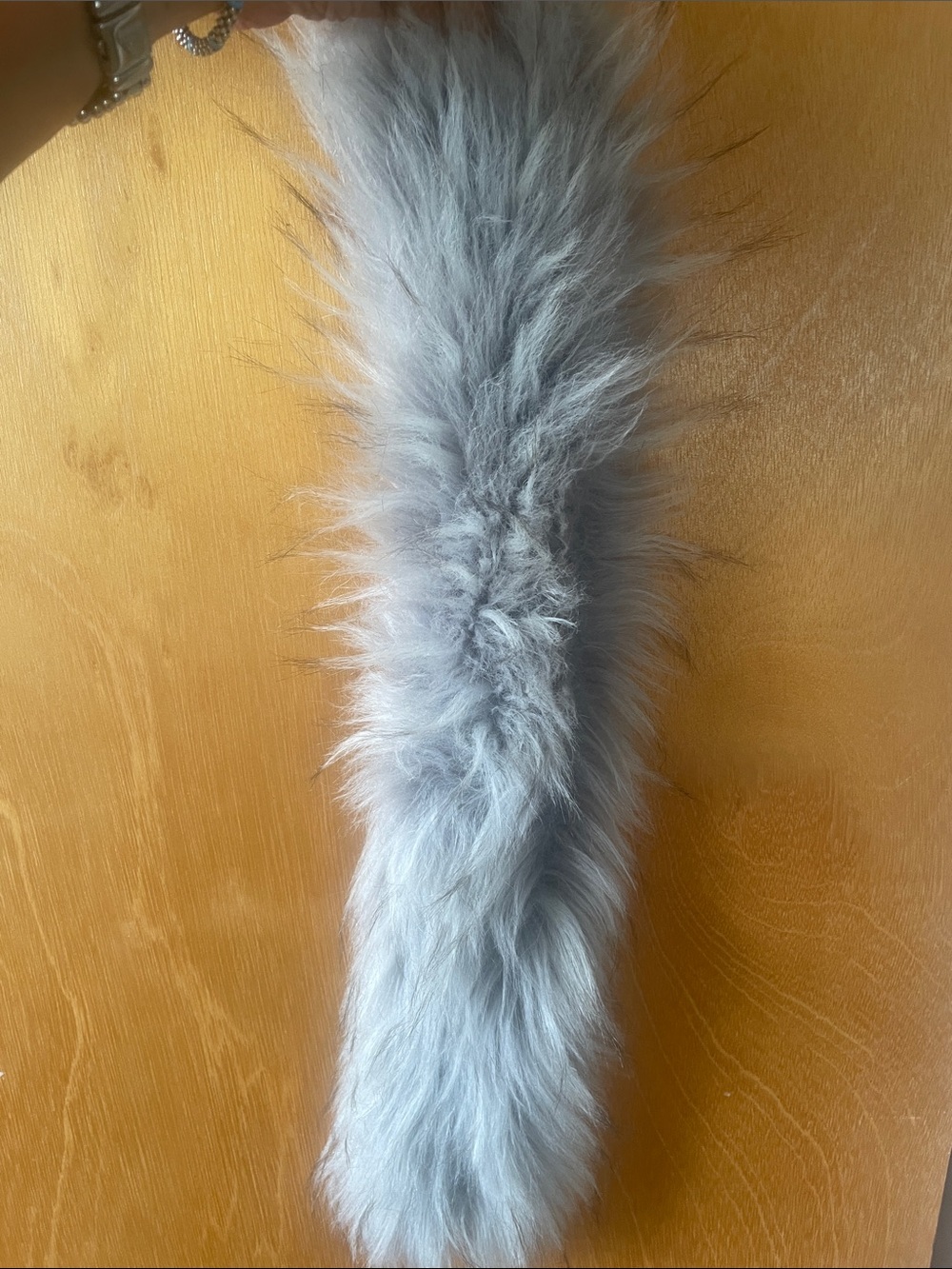 Grey imitation fur collar